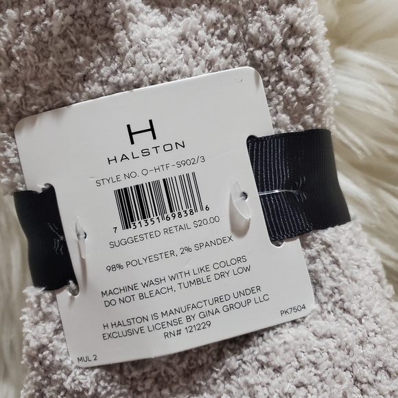 🦋5/$25 Halston plush socks - Picture 3 of 4
